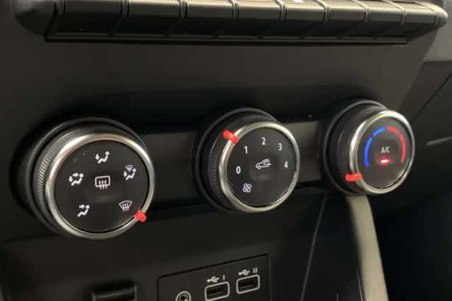 Renault Clio (2024) thumbnail 26
