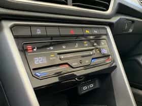 Volkswagen T-Roc (2024) thumbnail 22