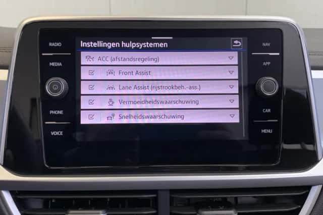 Volkswagen T-Roc (2024) thumbnail 29