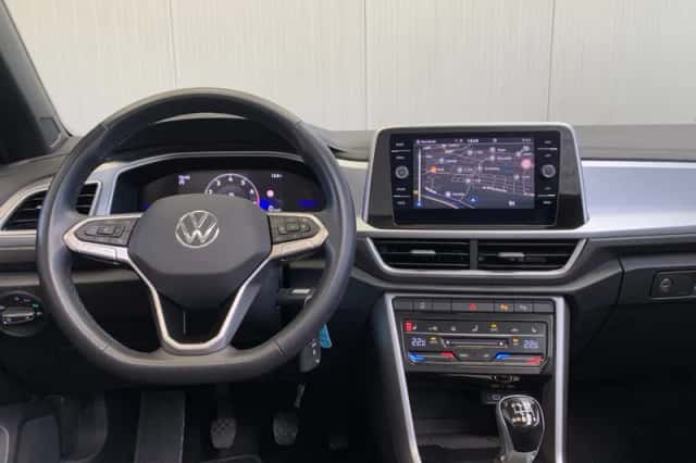 Volkswagen T-Roc (2024) thumbnail 4