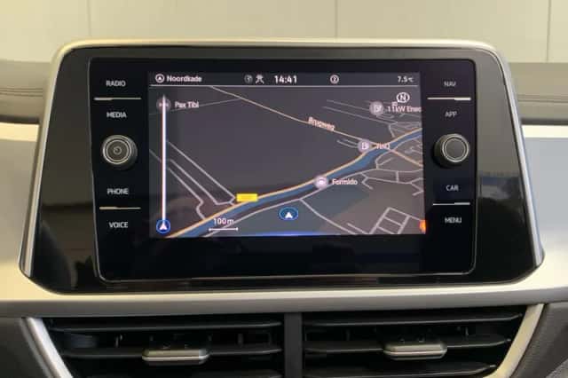 Volkswagen T-Roc (2024) thumbnail 21
