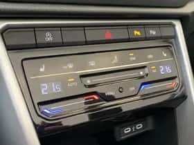 Volkswagen T-Roc (2024) thumbnail 23