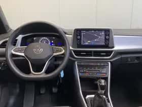 Volkswagen T-Roc (2024) thumbnail 4