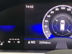 Volkswagen T-Roc (2024) thumbnail 6