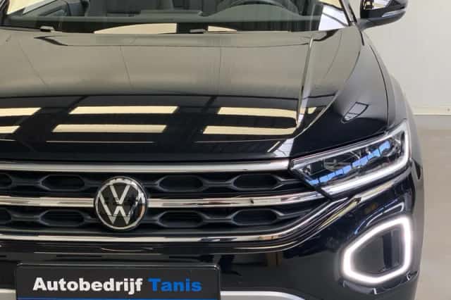 Volkswagen T-Roc (2024) thumbnail 11