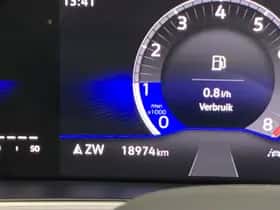 Volkswagen T-Roc (2024) thumbnail 5