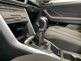 Volkswagen T-Roc (2024) thumbnail 9