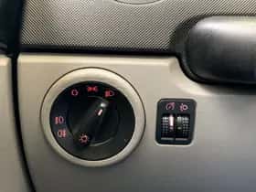 Volkswagen New (2003) thumbnail 20