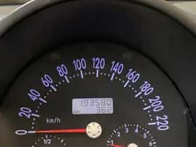 Volkswagen New (2003) thumbnail 6