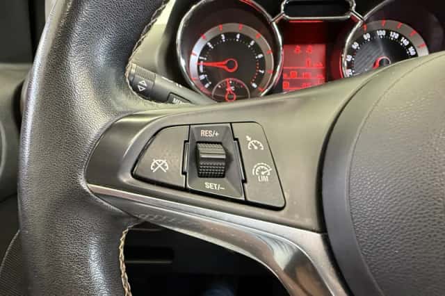 Opel Adam (2015) thumbnail 26