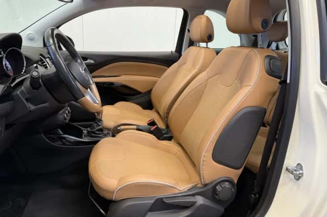 Opel Adam (2015) thumbnail 37