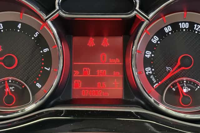 Opel Adam (2015) thumbnail 6