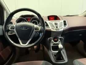 Ford Fiesta (2009) thumbnail 4