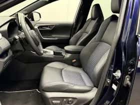 Toyota RAV4 (2024) thumbnail 2