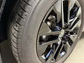 Toyota RAV4 (2024) thumbnail 17