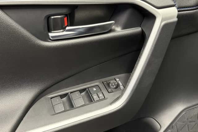 Toyota RAV4 (2024) thumbnail 30