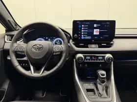 Toyota RAV4 (2024) thumbnail 4