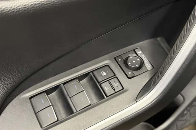 Toyota RAV4 (2024) thumbnail 31