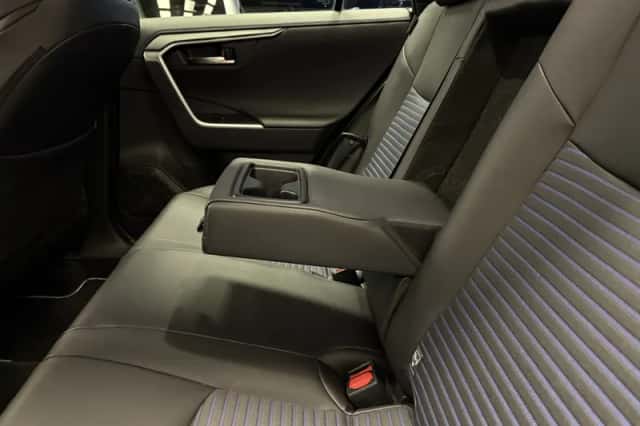 Toyota RAV4 (2024) thumbnail 40