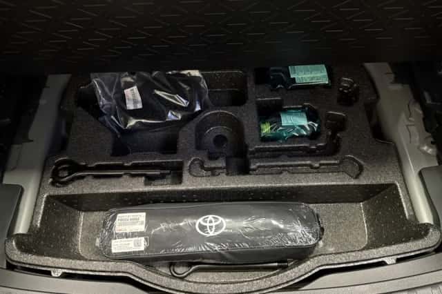 Toyota RAV4 (2024) thumbnail 41