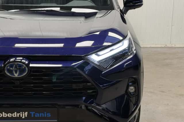 Toyota RAV4 (2024) thumbnail 9
