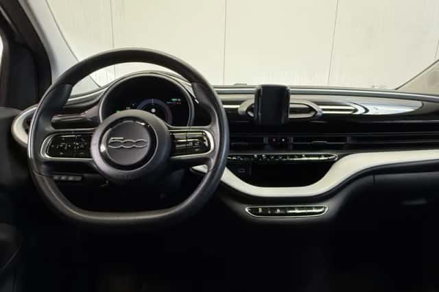Fiat 500e (2022) thumbnail 4