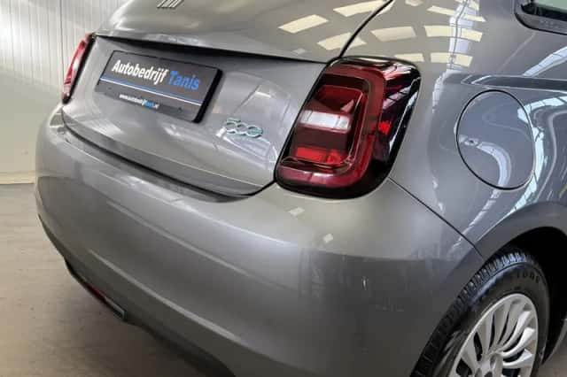 Fiat 500e (2022) thumbnail 10