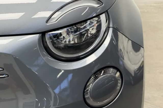 Fiat 500e (2022) thumbnail 11