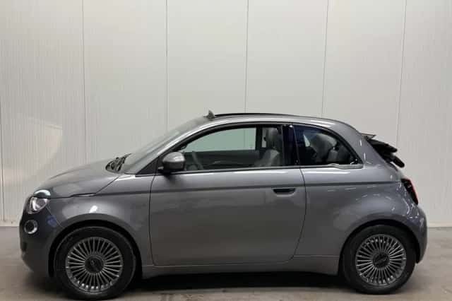 Fiat 500e (2022) thumbnail 25