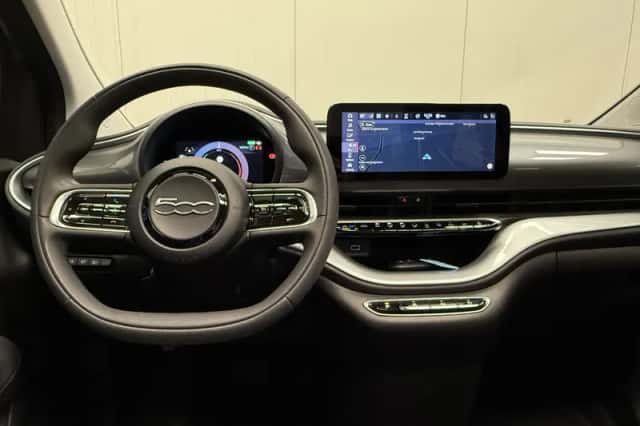 Fiat 500e (2022) thumbnail 5