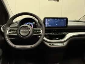 Fiat 500e (2022) thumbnail 5