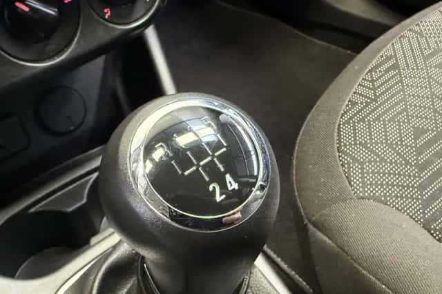 Opel Corsa (2019) thumbnail 18