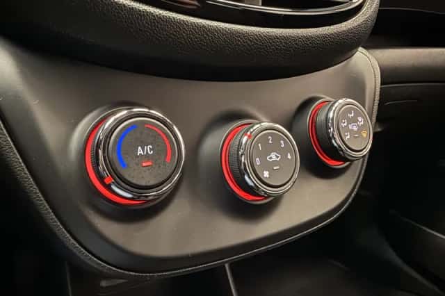 Opel Karl (2017) thumbnail 25