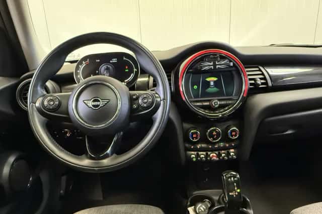 MINI Cooper (2020) thumbnail 4