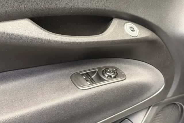 Fiat 500e (2022) thumbnail 23