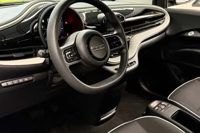 Fiat 500e (2022) thumbnail 25