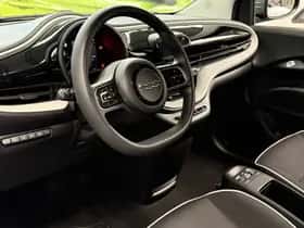 Fiat 500e (2022) thumbnail 25