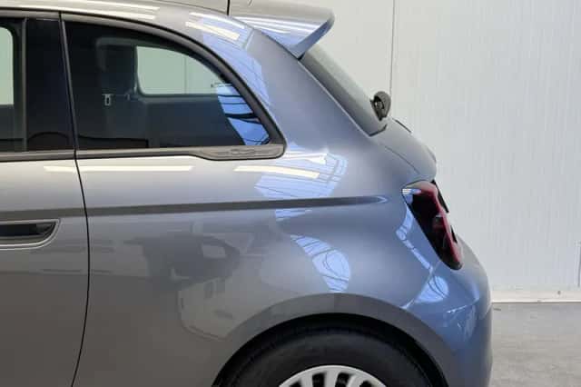 Fiat 500e (2022) thumbnail 10