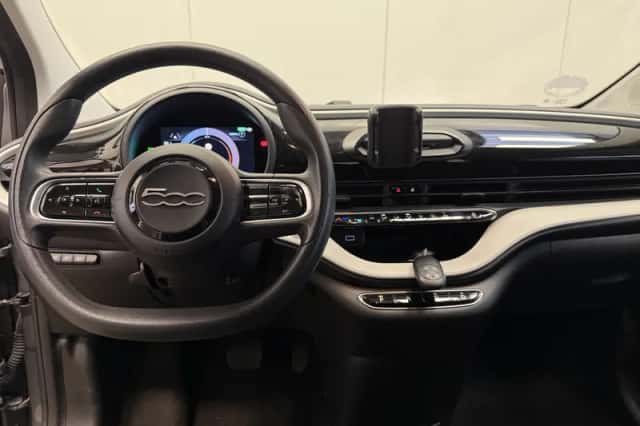 Fiat 500e (2022) thumbnail 4