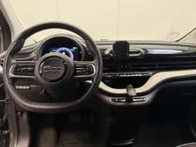 Fiat 500e (2022) thumbnail 4