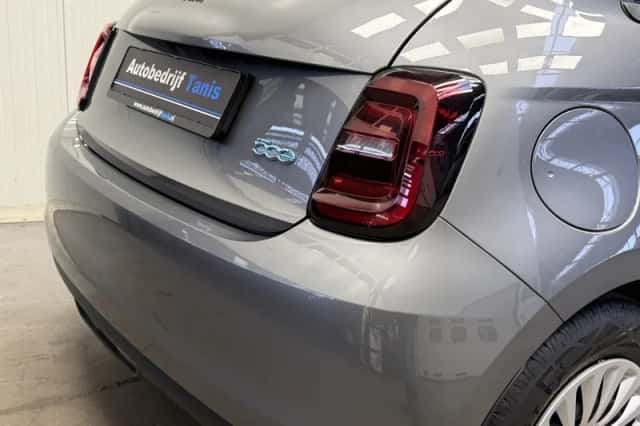 Fiat 500e (2022) thumbnail 10