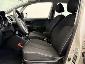 Kia Venga (2010) thumbnail 2