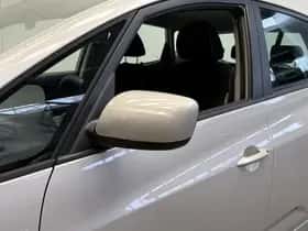 Kia Venga (2010) thumbnail 11