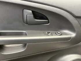 Kia Venga (2010) thumbnail 28