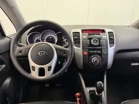 Kia Venga (2010) thumbnail 4