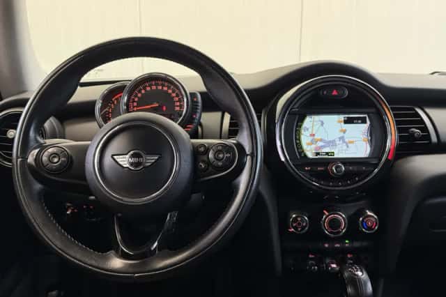 MINI Mini (2015) thumbnail 4