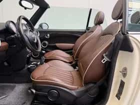 MINI Cabrio (2011) thumbnail 2