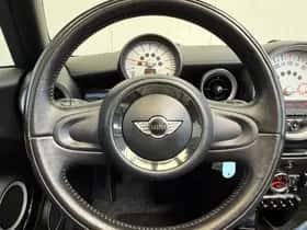 MINI Cabrio (2011) thumbnail 13