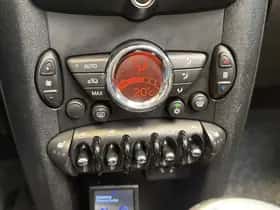 MINI Cabrio (2011) thumbnail 15