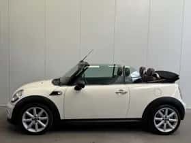MINI Cabrio (2011) thumbnail 3